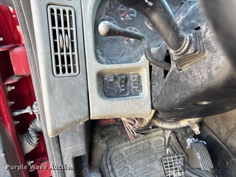 image for item FB3335 2011 International 7400 dump truck