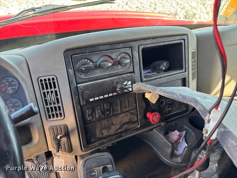 image for item FB3335 2011 International 7400 dump truck