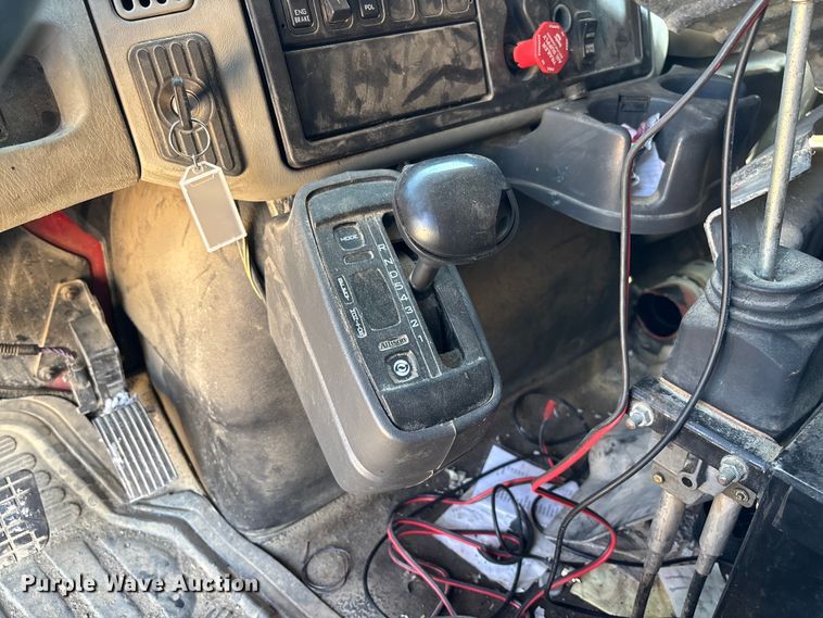 image for item FB3335 2011 International 7400 dump truck