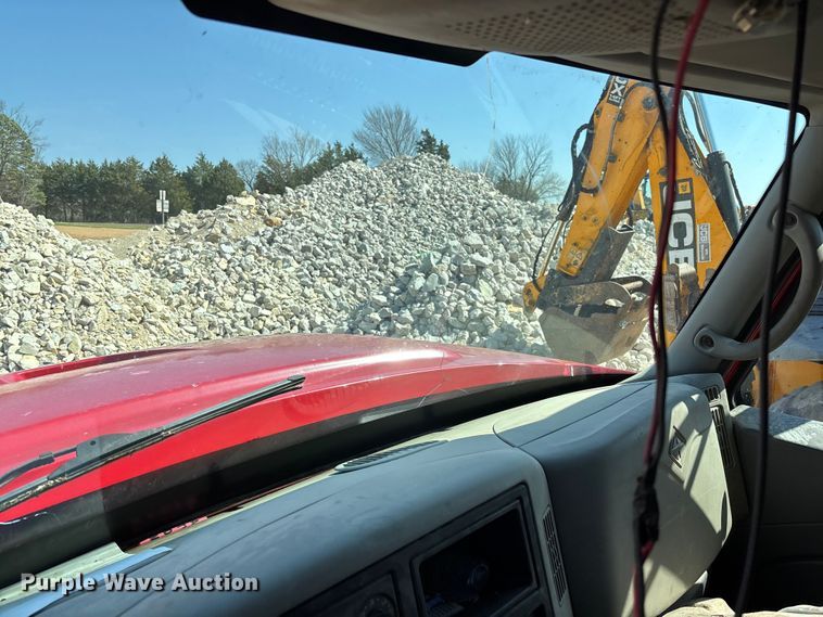 image for item FB3335 2011 International 7400 dump truck