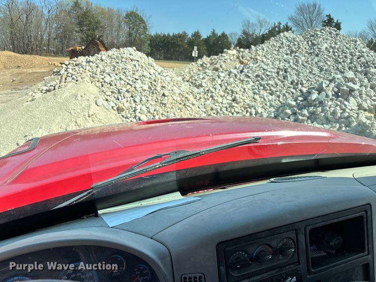 image for item FB3335 2011 International 7400 dump truck