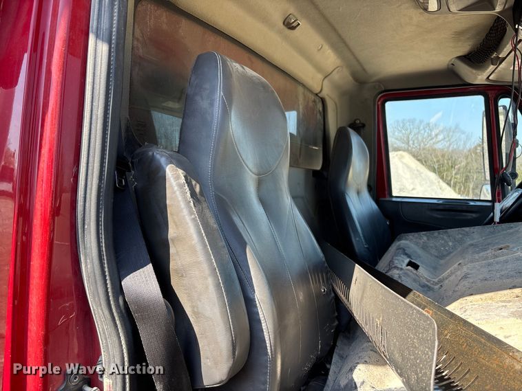 image for item FB3335 2011 International 7400 dump truck