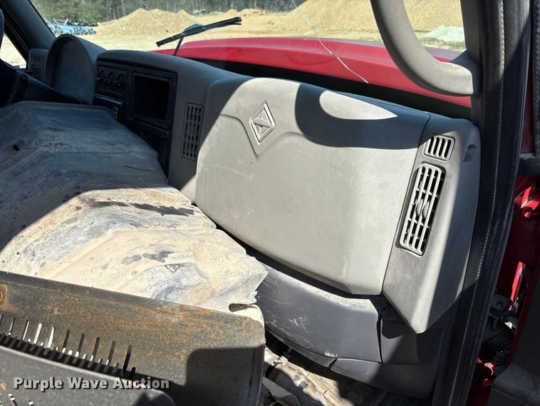 image for item FB3335 2011 International 7400 dump truck