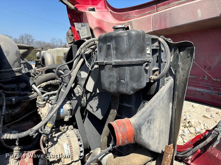 image for item FB3335 2011 International 7400 dump truck