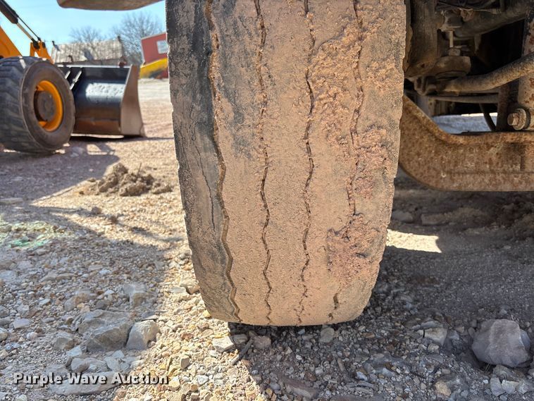 image for item FB3335 2011 International 7400 dump truck