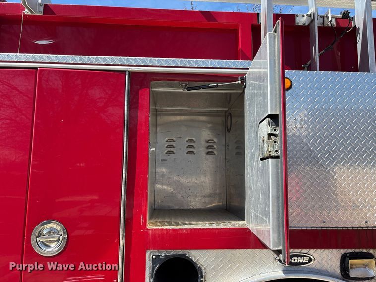 image for item FB3637 2000 E-One  pumper fire truck