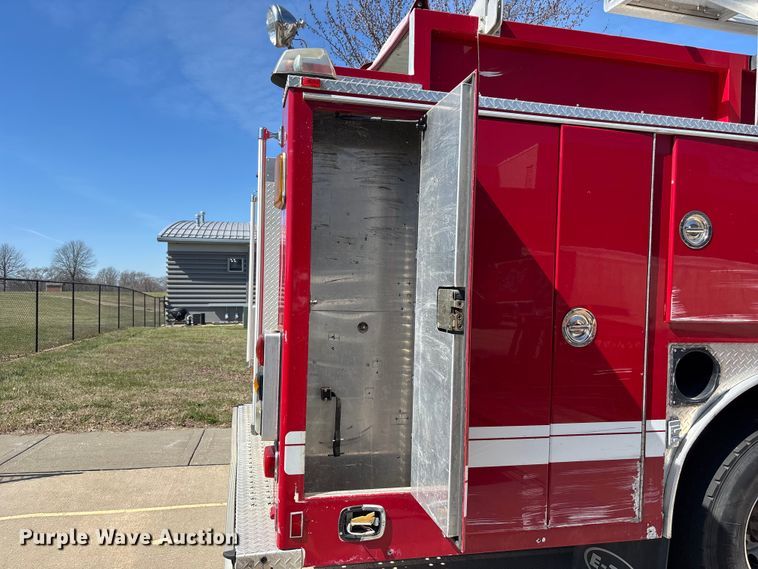 image for item FB3637 2000 E-One  pumper fire truck