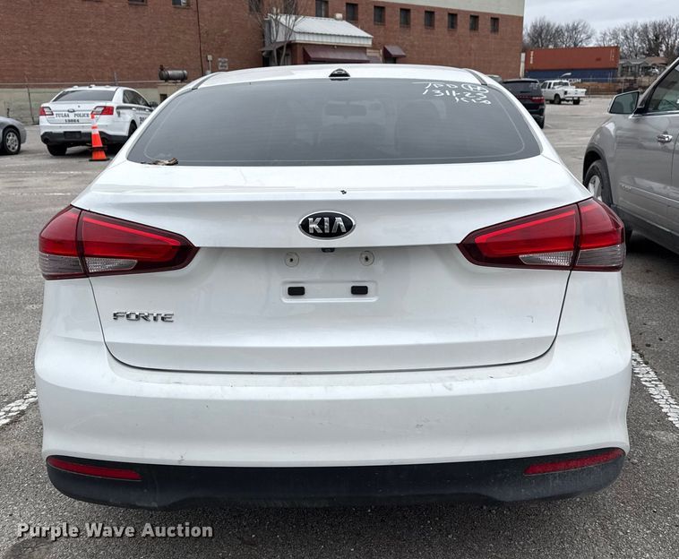 image for item FB8577 2017 Kia Forte 