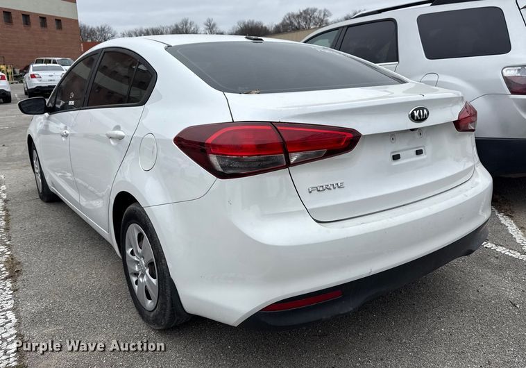 image for item FB8577 2017 Kia Forte 