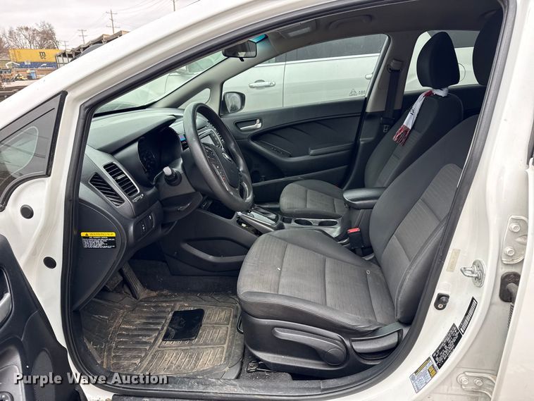 image for item FB8577 2017 Kia Forte 