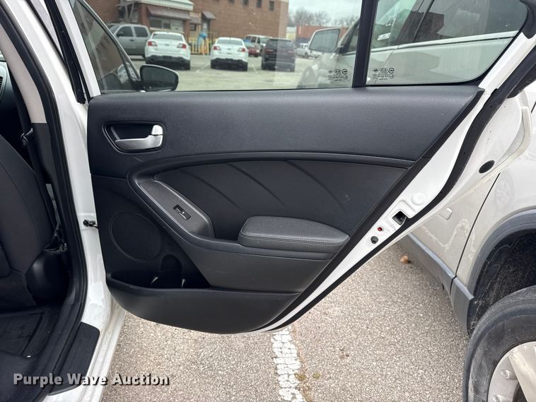 image for item FB8577 2017 Kia Forte 