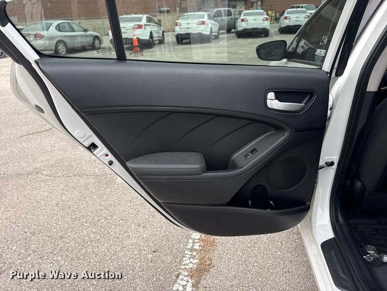 image for item FB8577 2017 Kia Forte 