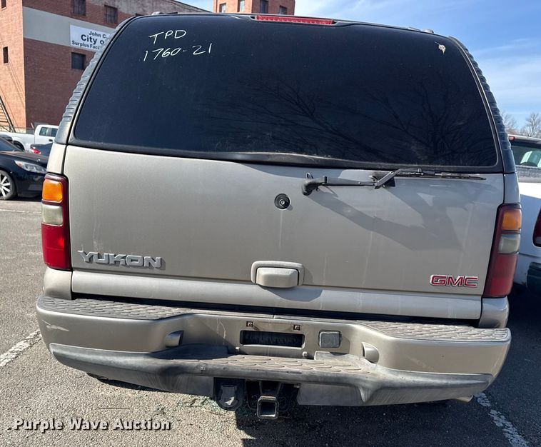 image for item FB8610 2002 GMC Yukon SUV
