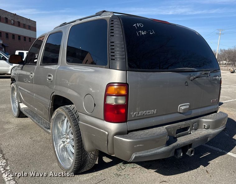 image for item FB8610 2002 GMC Yukon SUV