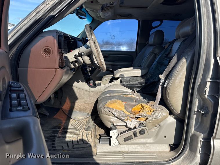 image for item FB8610 2002 GMC Yukon SUV