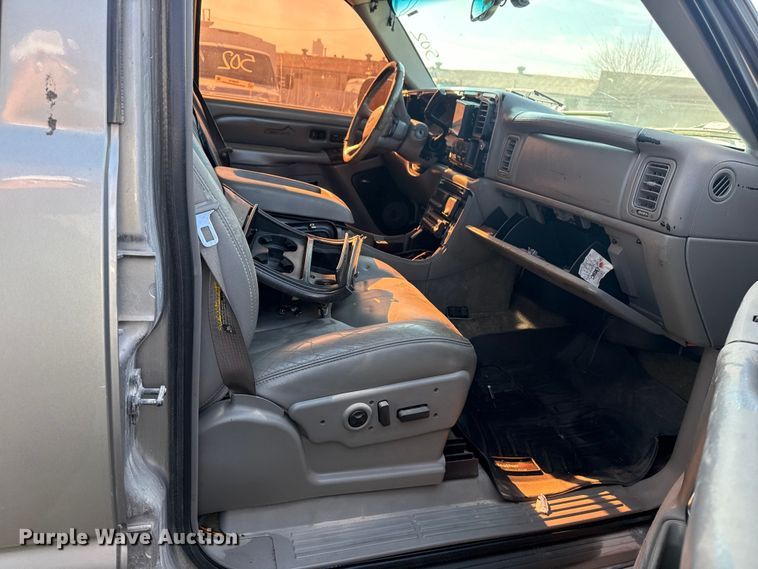 image for item FB8610 2002 GMC Yukon SUV