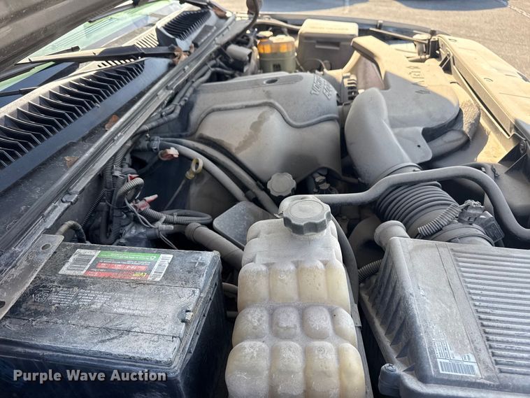 image for item FB8610 2002 GMC Yukon SUV