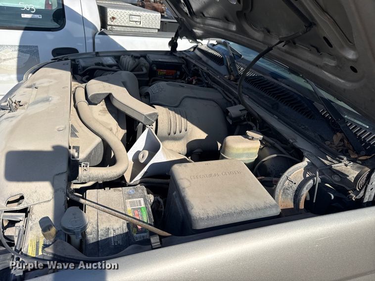 image for item FB8610 2002 GMC Yukon SUV