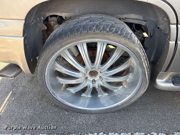 image for item FB8610 2002 GMC Yukon SUV