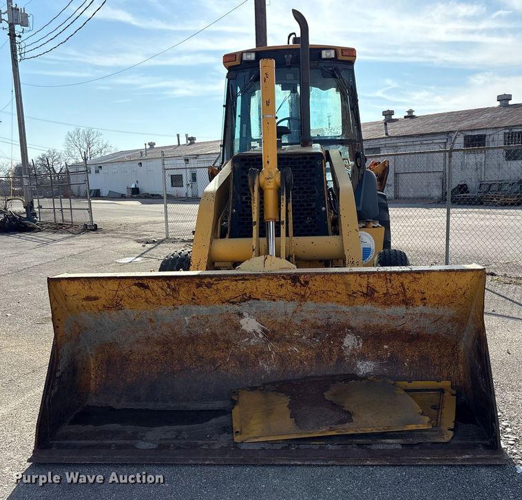 image for item FB8622 1999 John Deere 310SE backhoe
