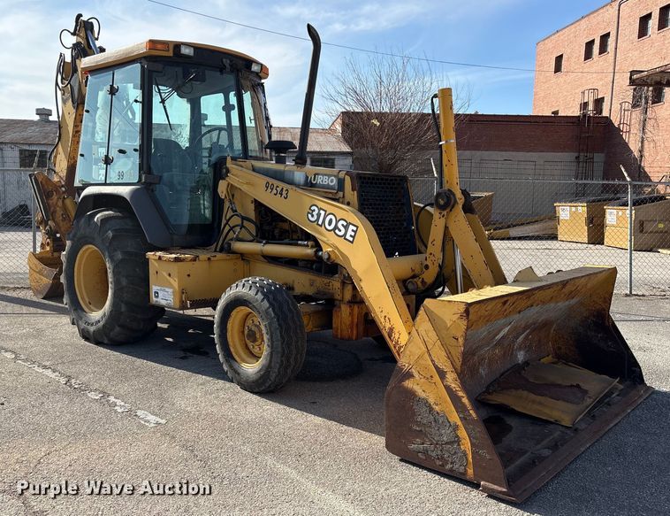 image for item FB8622 1999 John Deere 310SE backhoe