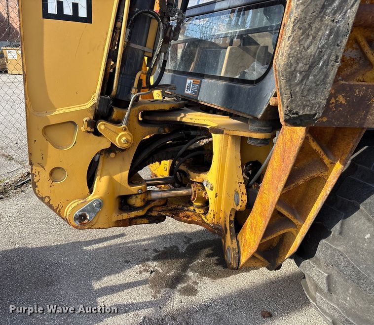 image for item FB8622 1999 John Deere 310SE backhoe