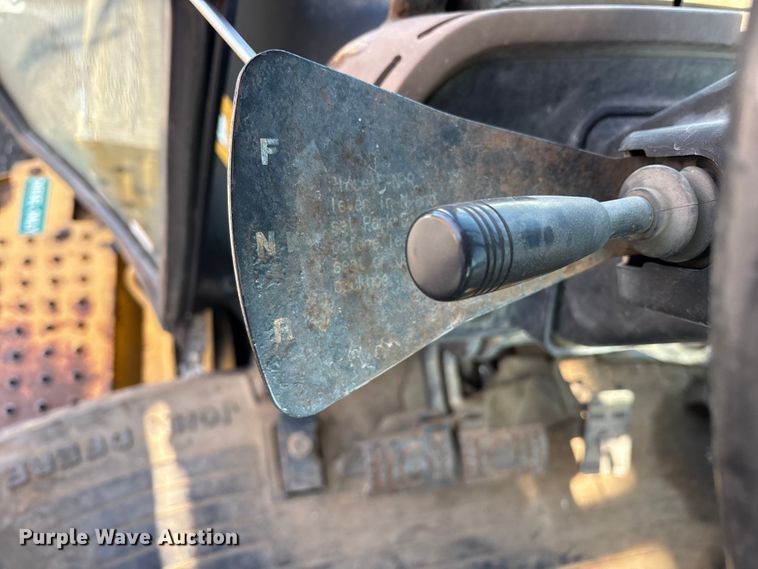 image for item FB8622 1999 John Deere 310SE backhoe