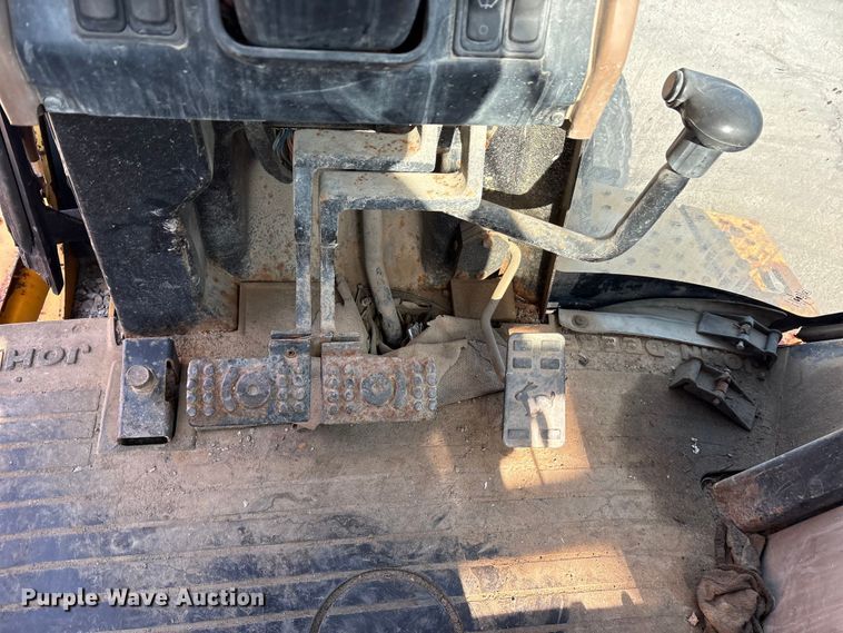 image for item FB8622 1999 John Deere 310SE backhoe