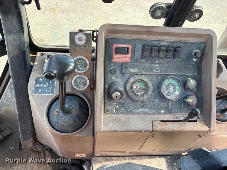 image for item FB8622 1999 John Deere 310SE backhoe