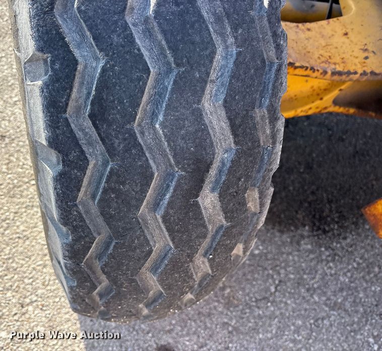 image for item FB8622 1999 John Deere 310SE backhoe