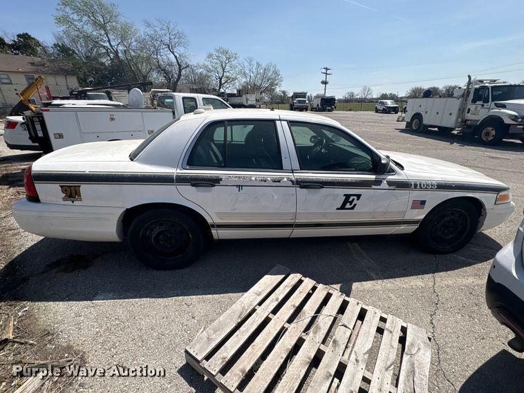 image for item FB8654 2011 Ford Crown Victoria Police Interceptor 