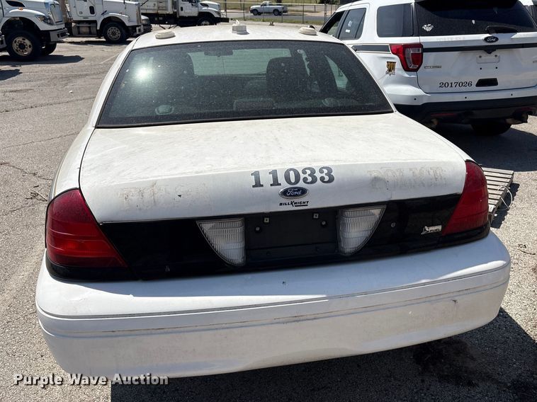 image for item FB8654 2011 Ford Crown Victoria Police Interceptor 