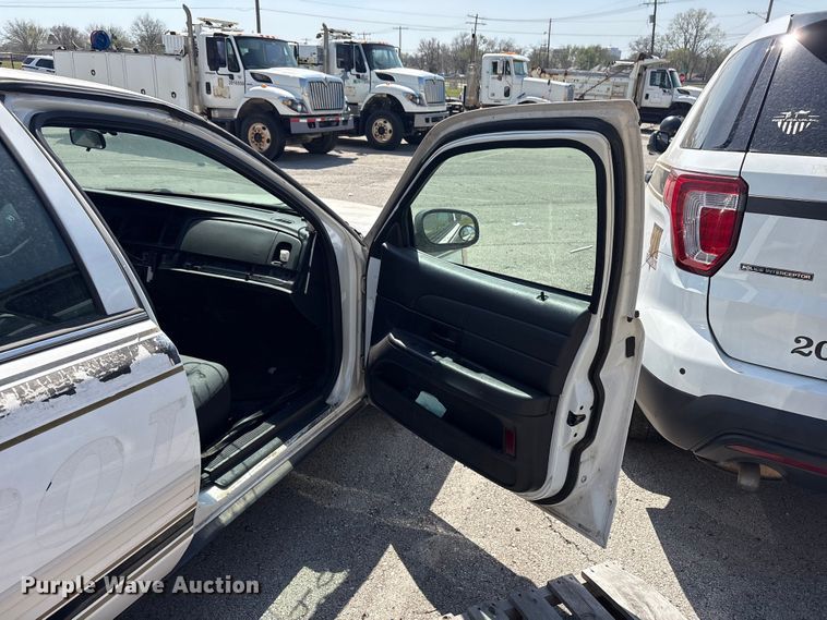 image for item FB8654 2011 Ford Crown Victoria Police Interceptor 