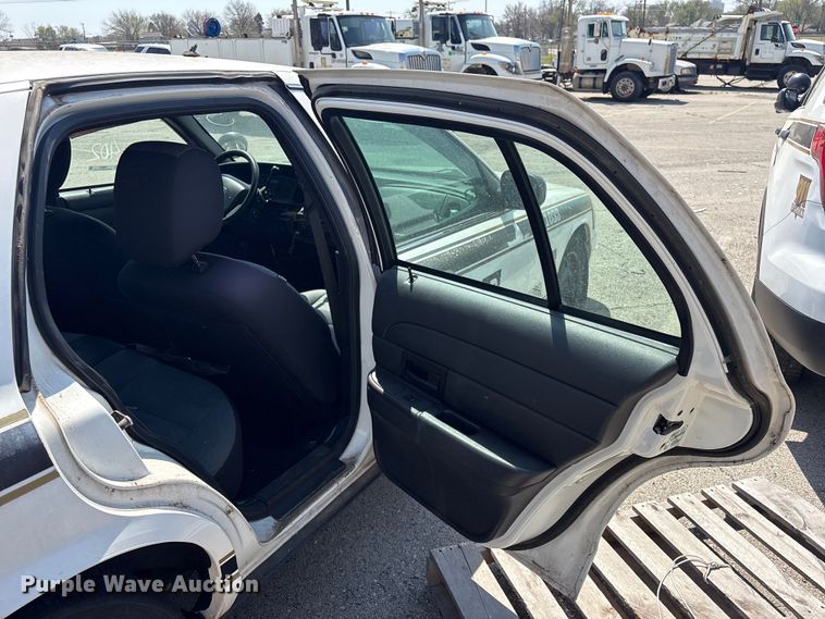 image for item FB8654 2011 Ford Crown Victoria Police Interceptor 