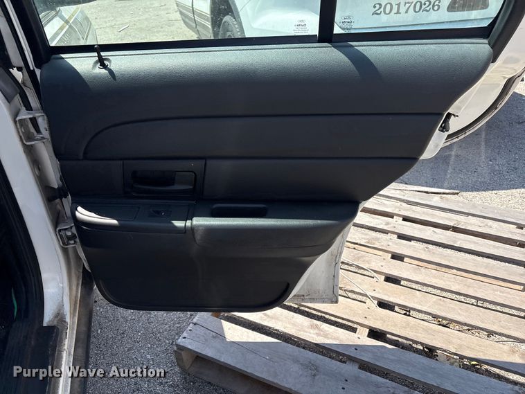 image for item FB8654 2011 Ford Crown Victoria Police Interceptor 