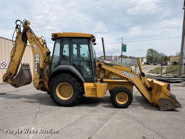 image for item FB8657 2001 John Deere 310SG backhoe