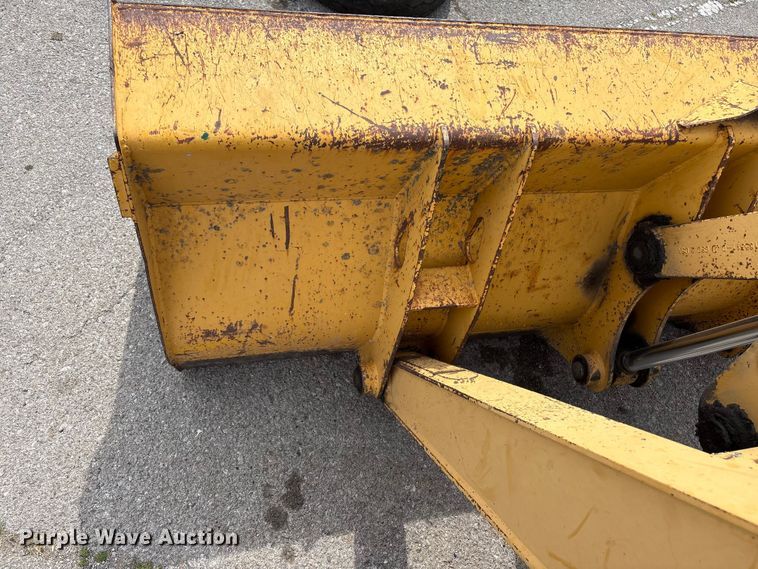 image for item FB8657 2001 John Deere 310SG backhoe