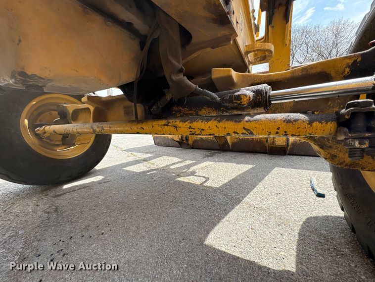 image for item FB8657 2001 John Deere 310SG backhoe