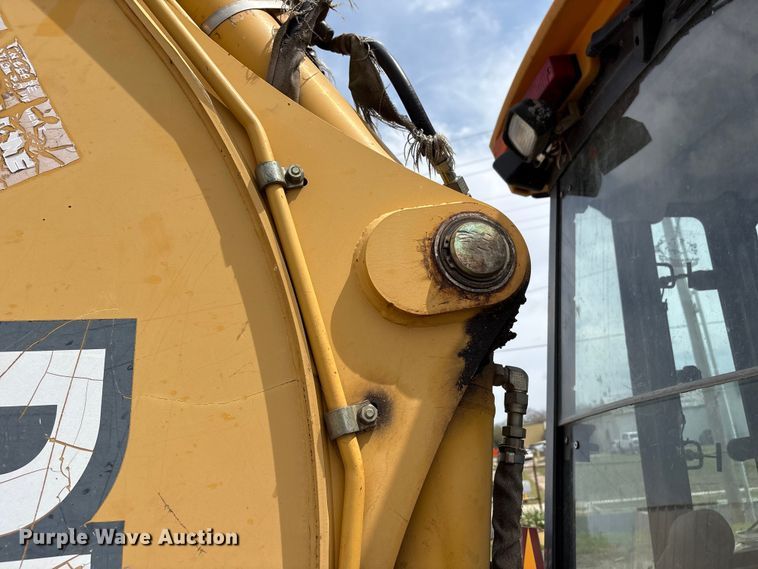 image for item FB8657 2001 John Deere 310SG backhoe