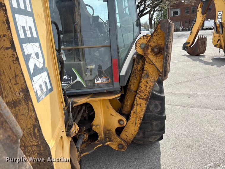 image for item FB8657 2001 John Deere 310SG backhoe