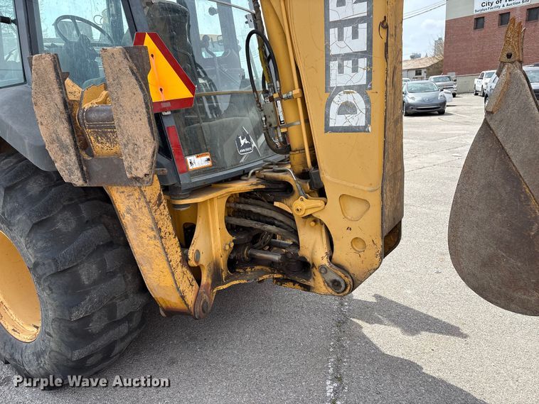 image for item FB8657 2001 John Deere 310SG backhoe