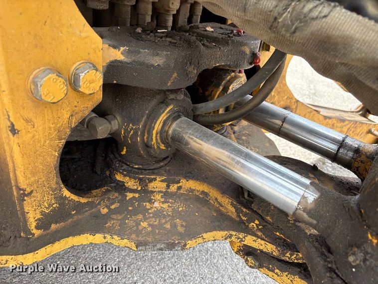 image for item FB8657 2001 John Deere 310SG backhoe