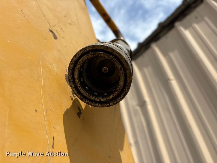 image for item FB8657 2001 John Deere 310SG backhoe