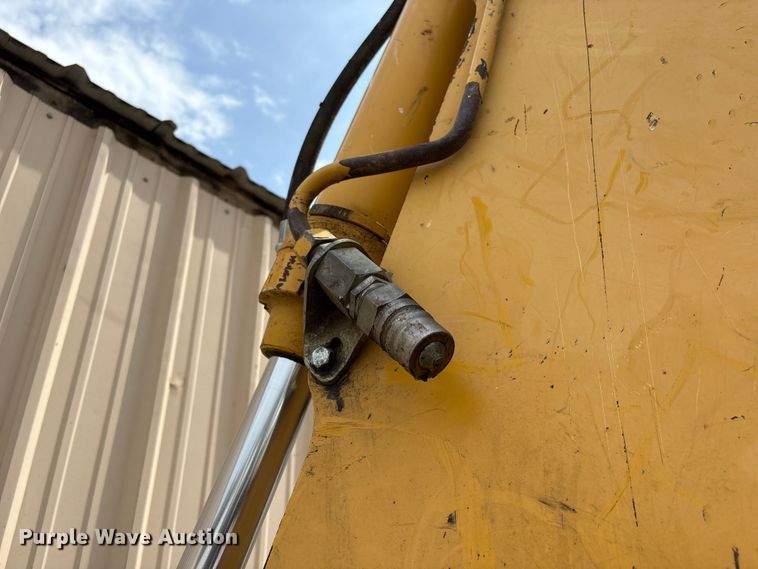 image for item FB8657 2001 John Deere 310SG backhoe