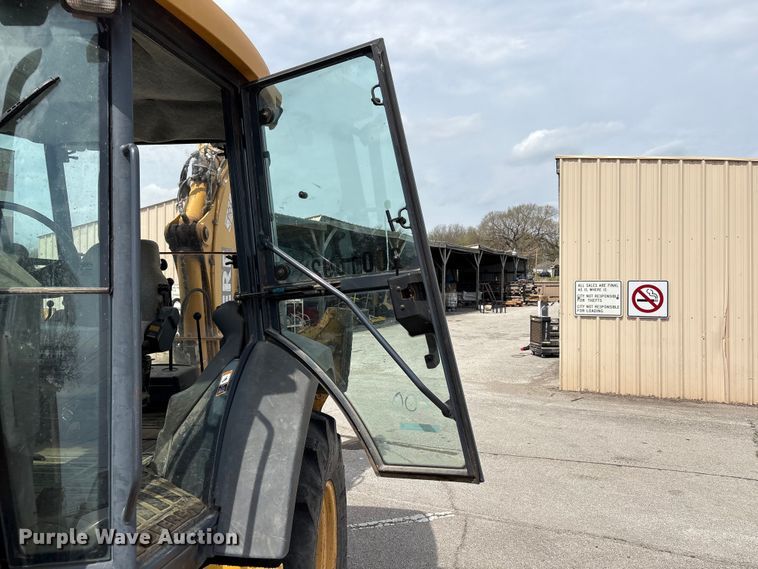 image for item FB8657 2001 John Deere 310SG backhoe