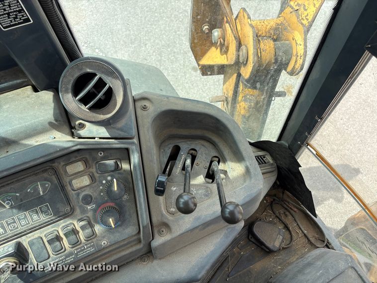 image for item FB8657 2001 John Deere 310SG backhoe