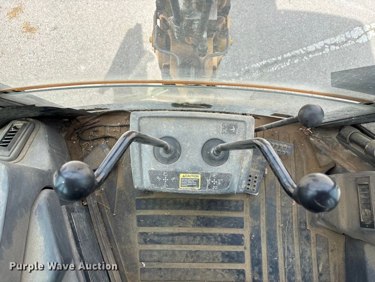 image for item FB8657 2001 John Deere 310SG backhoe