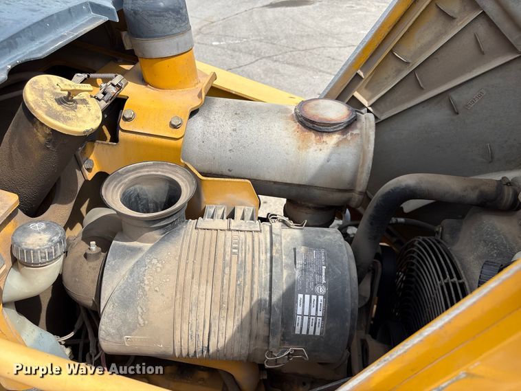 image for item FB8657 2001 John Deere 310SG backhoe