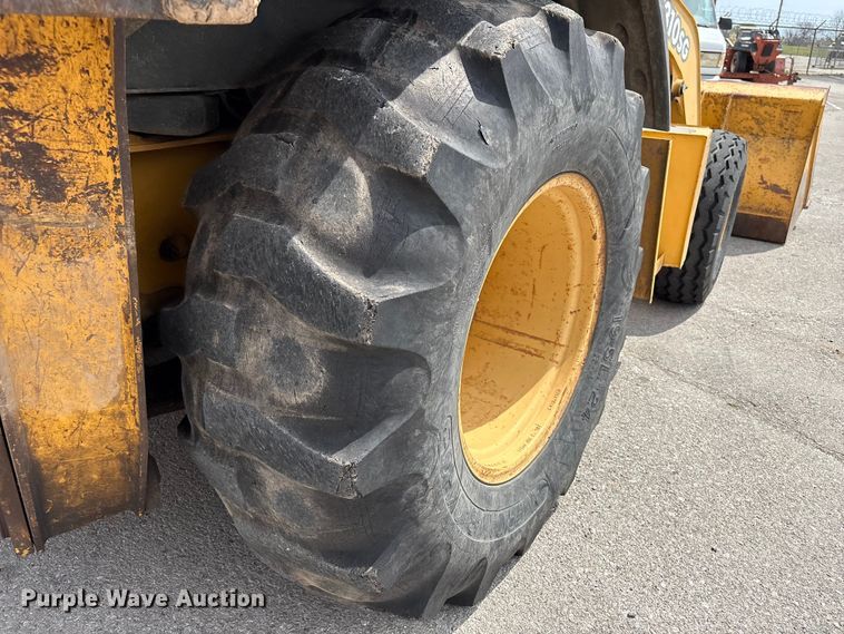 image for item FB8657 2001 John Deere 310SG backhoe