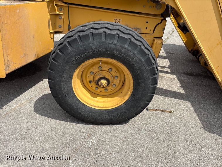 image for item FB8657 2001 John Deere 310SG backhoe